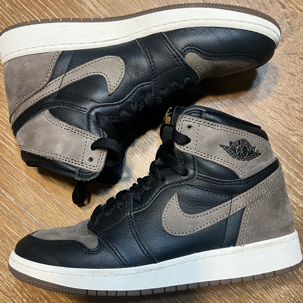 Jordan Boy’s Air 1 Retro HI OG Palomino size 5Y black/ brown